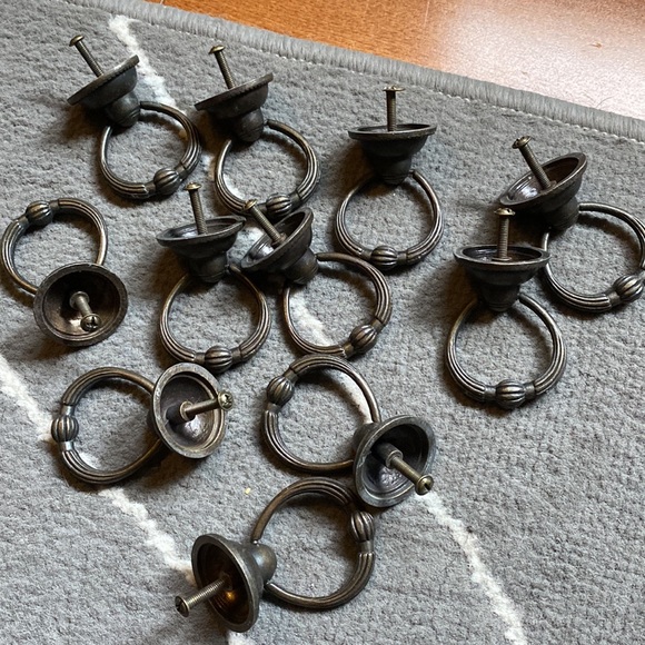 Set of brass drawer pulls - Picture 2 of 4